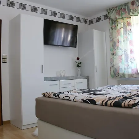 Höbart Apartment *